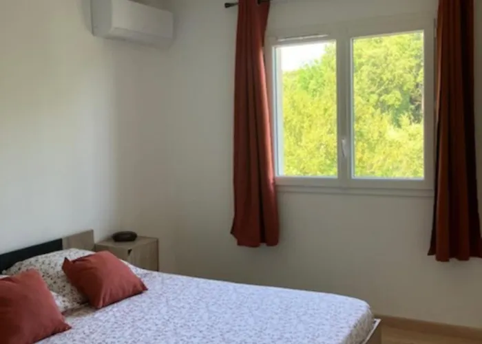 Villa Type 2 Bastia (Corsica)